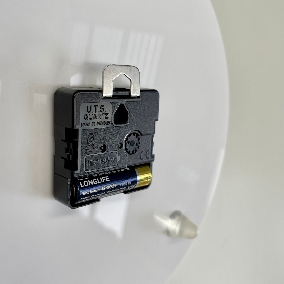 Minimal clock - Black with Lines