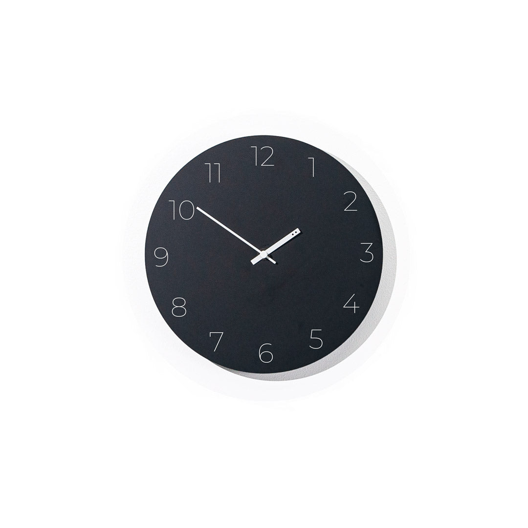 Minimal clock - Black with Numbers