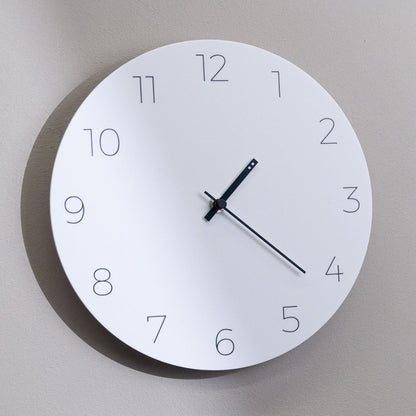 Minimal clock - White with Numbers